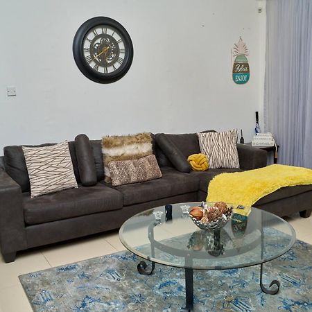Caribbean Estates, 10 Mins From The Beach, Beautiful Gated Community Portmore Eksteriør bilde
