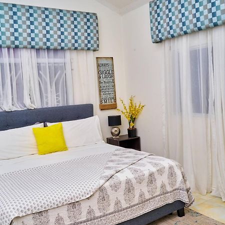 Caribbean Estates, 10 Mins From The Beach, Beautiful Gated Community Portmore Eksteriør bilde